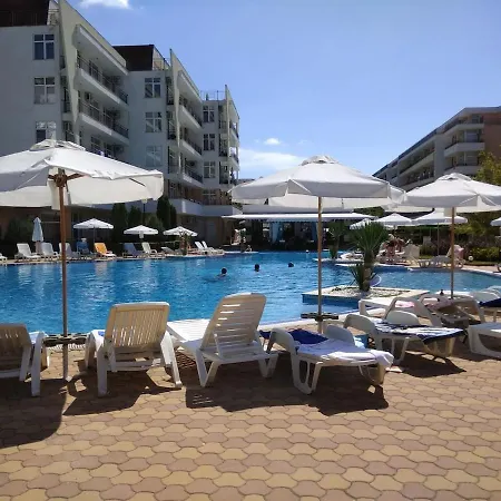 Lägenhet Grand Kamelia Complex 42 M 2 Floor